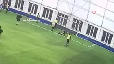 Genç Futbolcu Halı Sahasında Hayatını Kaybetti