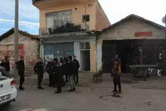 Kadın Tabancayla Vurularak Öldürüldü