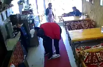 Aksaray'da Lokum Boğazına Takılan Down Sendromlu Genç Kurtarıldı