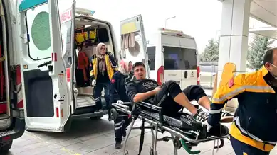 Aksaray'da Kardeş Kavgası: Bıçaklar Sustu, Yaralılar Hastanede