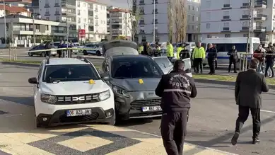 Park Tartışması Kanlı Sonuçlandı: Polis de Yaralandı