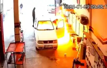 Aksaray'da Gaz Kaçağı: Araç Alev Alev Yandı!
