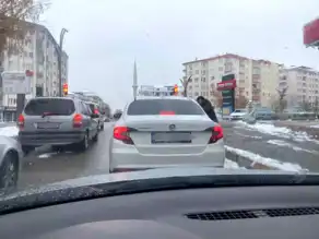 Şehir Merkezinde Trafik Işıklarında Dilenci Sorunu Artıyor