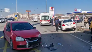 Aksaray'da Çarpışma: 2 Yaralı