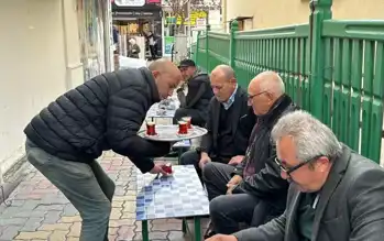 20 Yıllık Azim: Küçük Çay Ocağı, Büyük Bir Hikaye