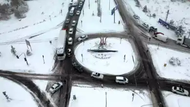 İl Yolu Trafiğe Açıldı, Bir Başka Yolda Ulaşım Durdu