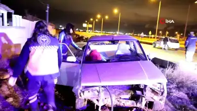 Aksaray'da Tofaş Kazası: 2 Yaralı, Araç Hurdaya Dönmüş