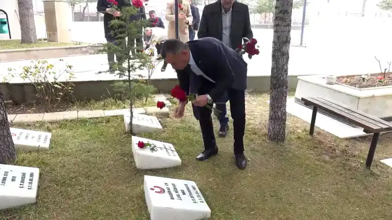 Anahtar Parti: Şehit Ailelerinin Yanındayız!