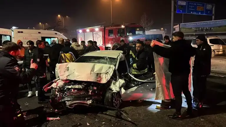 Trafik Kazası: 1 Ölü, 3 Yaralı