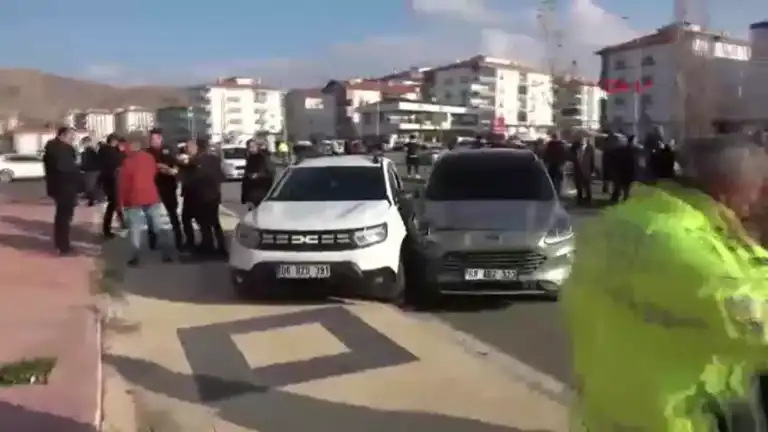 Park Kavgası Kanlı Bitiş: Baba-Oğul Gözaltında
