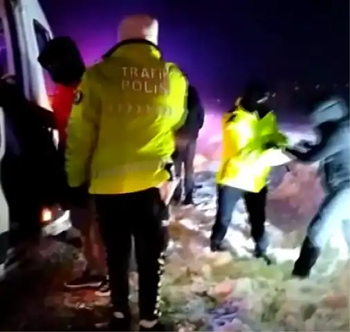 Aksaray'da Tipi, 53 Kişiyi Karla Sapladı