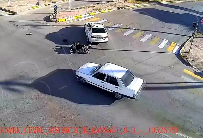 Aksaray'da Dikkatsizlikten Trafik Kazaları!