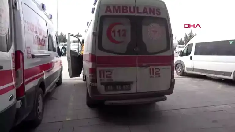 Aksaray'da Yan Bakma Kavgası: 15 Yaşındaki Genç Bıçaklandı
