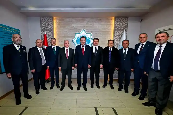 Zeybekci: 2025 Ekonomik Toarlanma Yılı Olacak